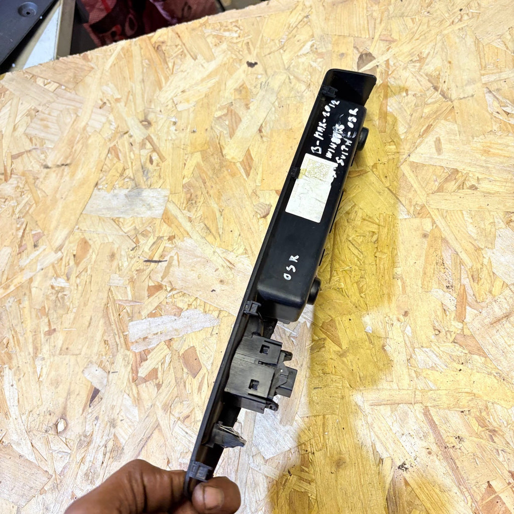Ford B-Max 2012 WINDOW SWITCH & TRIM REAR RIGHT SIDE AV11-R226A36-ACW