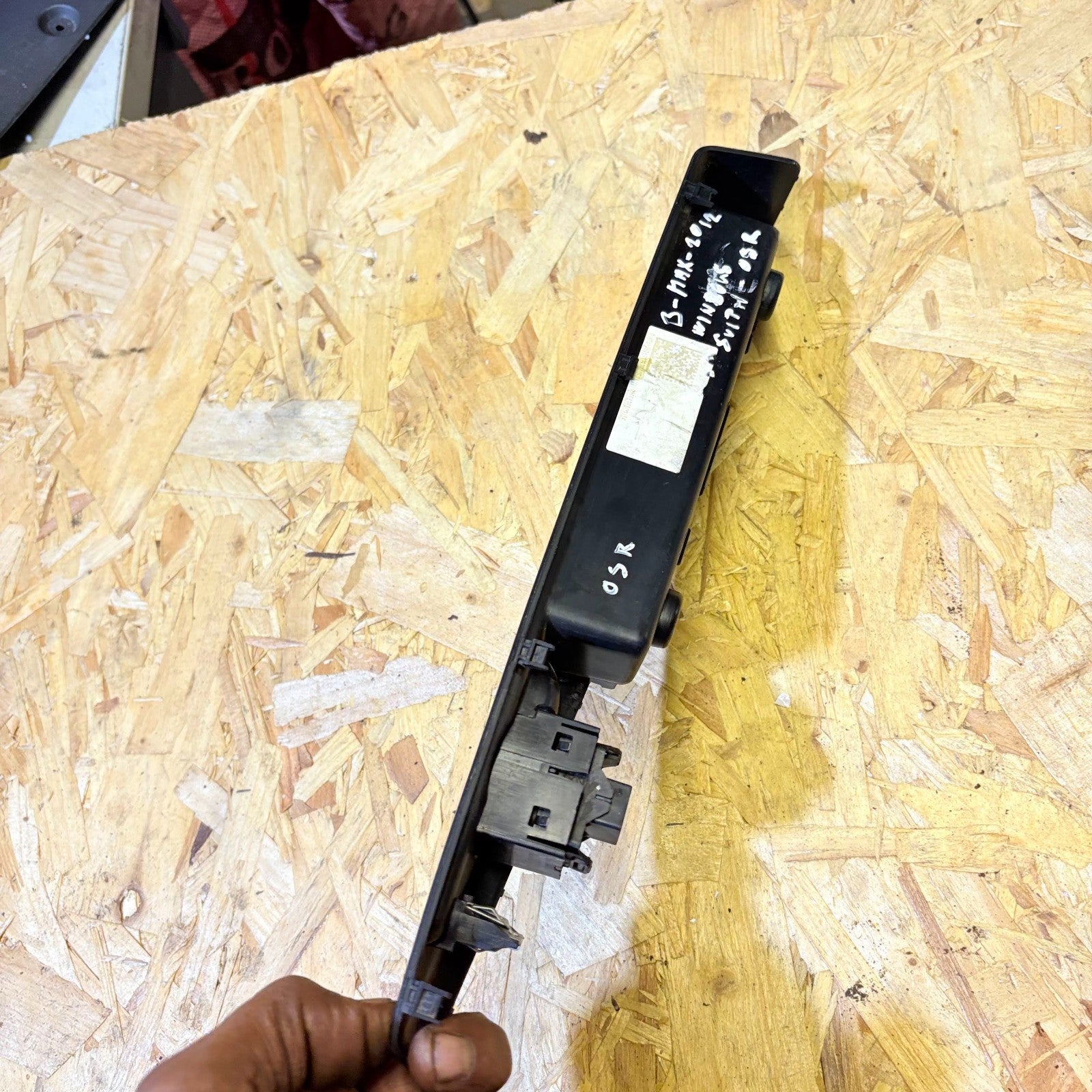 Ford B-Max 2012 WINDOW SWITCH & TRIM REAR RIGHT SIDE AV11-R226A36-ACW