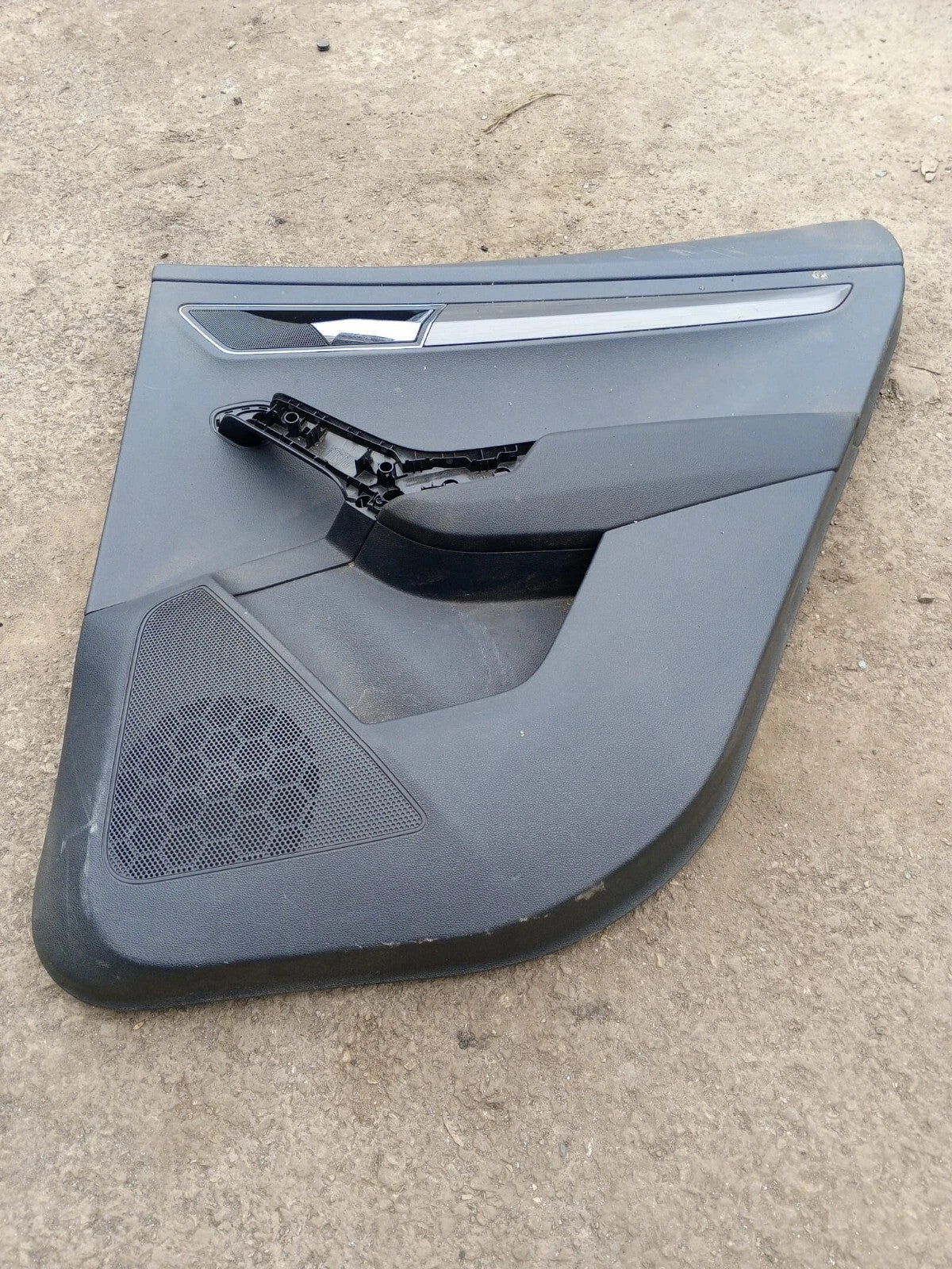 2021 SKODA KAROQ SE TSI MK1 5DRS ESTATE REAR RIGHT SIDE DOOR CARD