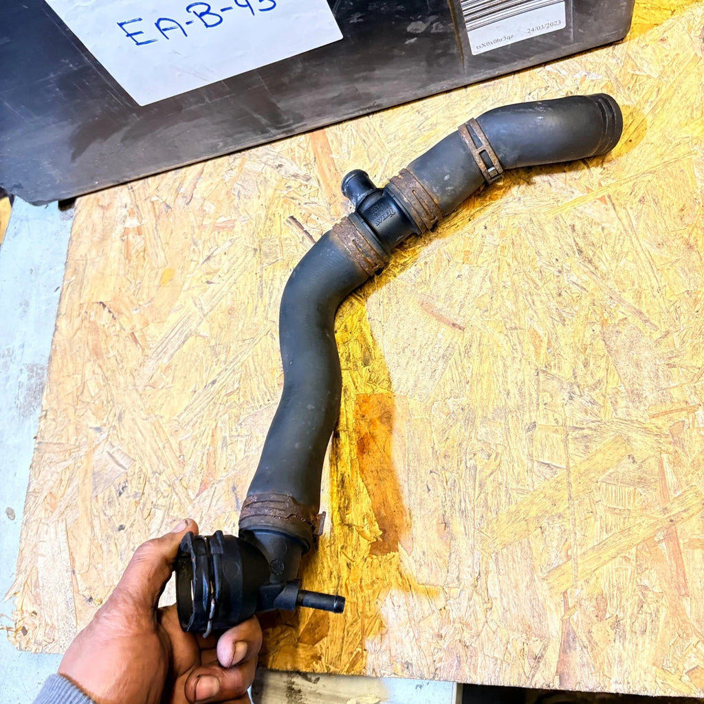 VOLKSWAGEN TIGUAN 2013 ENGINE RADIATOR WATER COOLING PIPE 323220