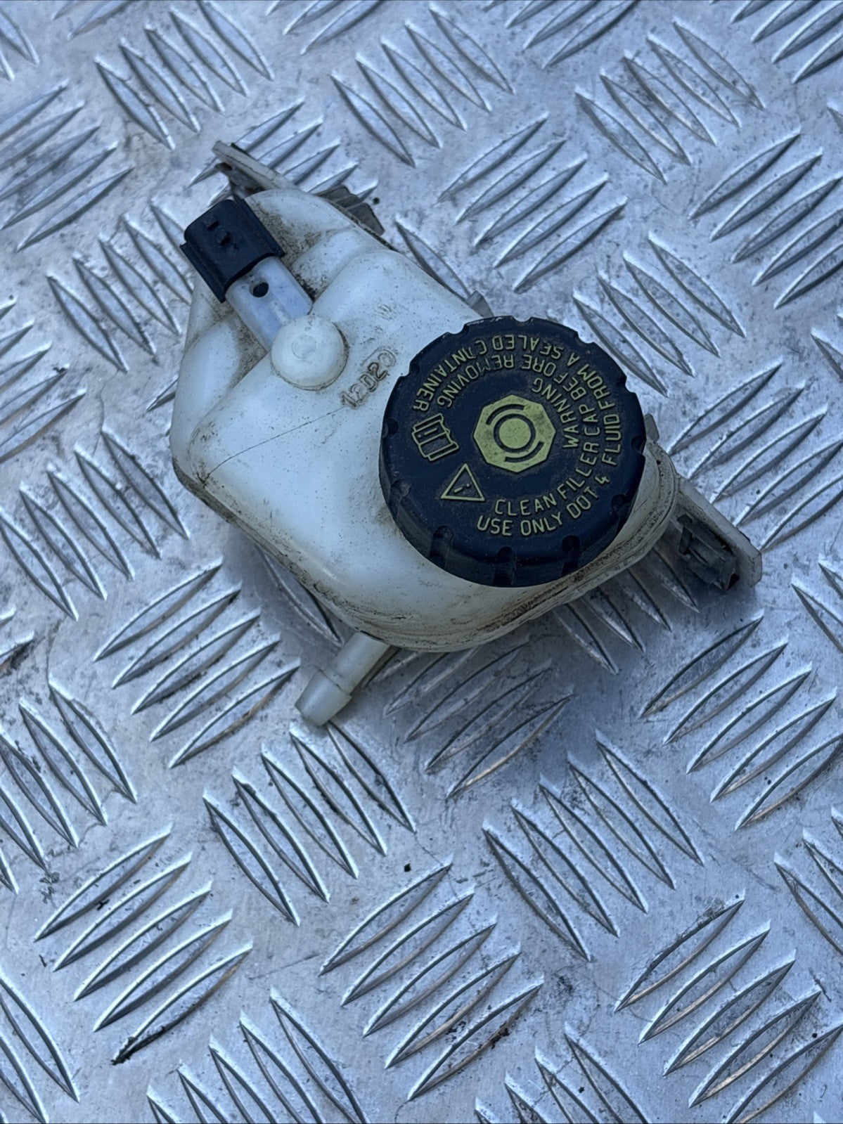 2012 RENAULT TWINGO 1.2 PET BRAKE MASTER CYLINDER FLUID TANK