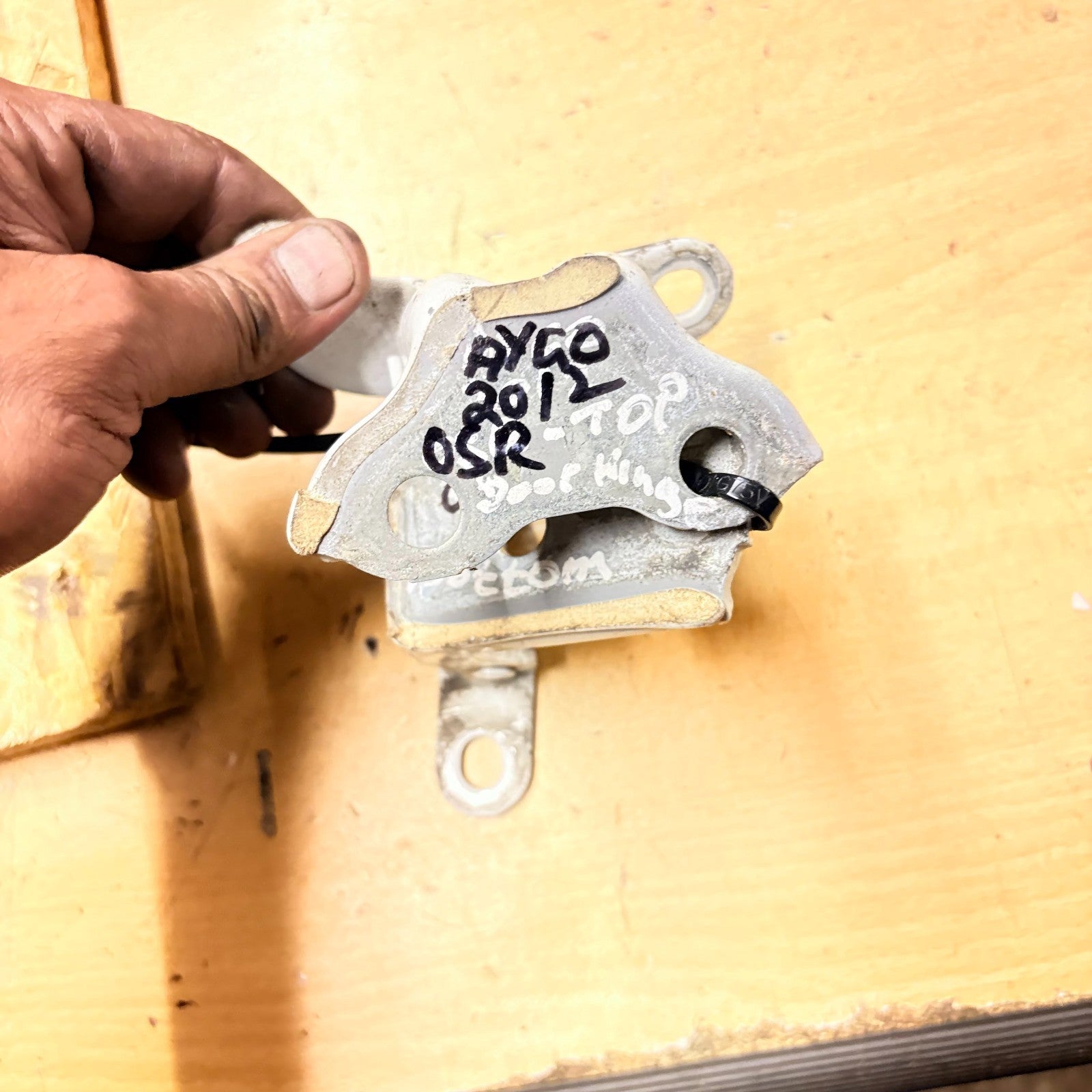 Door Hinges Top Bottom Driver Off Side Rear for Toyota Aygo 2012