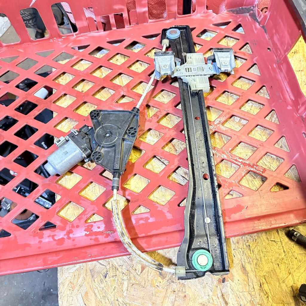 VOLKSWAGEN UP 2017 LEFT FRONT WINDOW REGULATOR 1S0959802