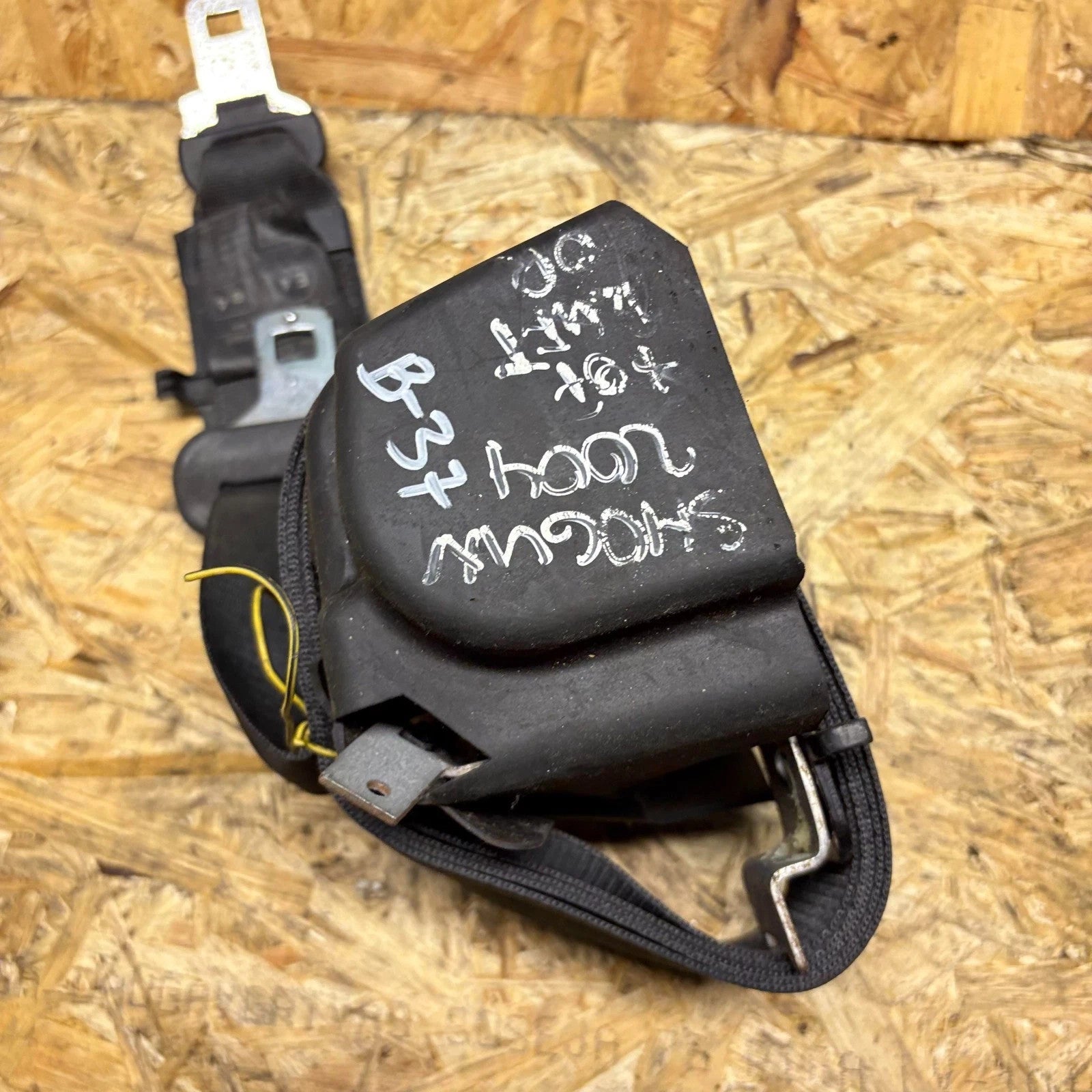 Mitsubishi Shogun Pinin 5DR Rear Middle Centre Seat Belt MN148169 2001-06