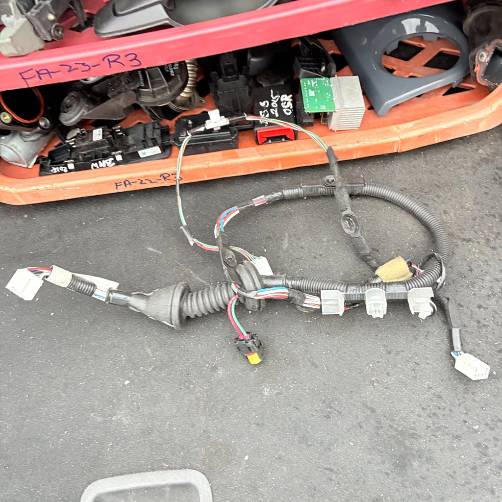PEUGEOT 108 MK1 2014-2018 5DR OSF DRIVER FRONT DOOR WIRING LOOM 821510H390D