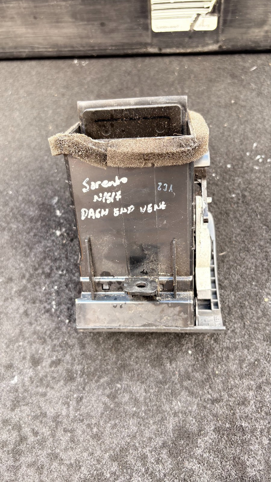 KIA SORENTO MK1 HEATER DASHBOARD AIR VENT PASSENGER FRONT SIDE 97480-3E000 2005