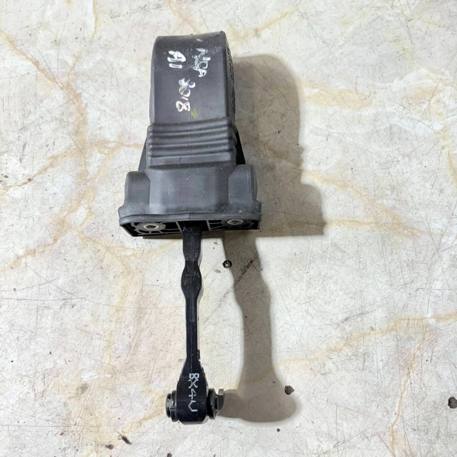 10-18 AUDI A1 LEFT FRONT DOOR CHECK STRAP 8X08372675 DOOR