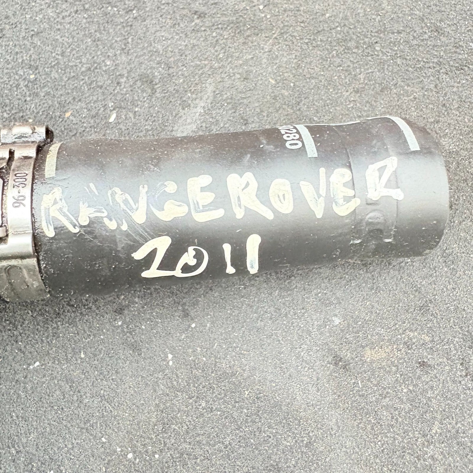RANGE ROVER L322 2010-2012 Oil Filler Neck With Pipe 9685025880