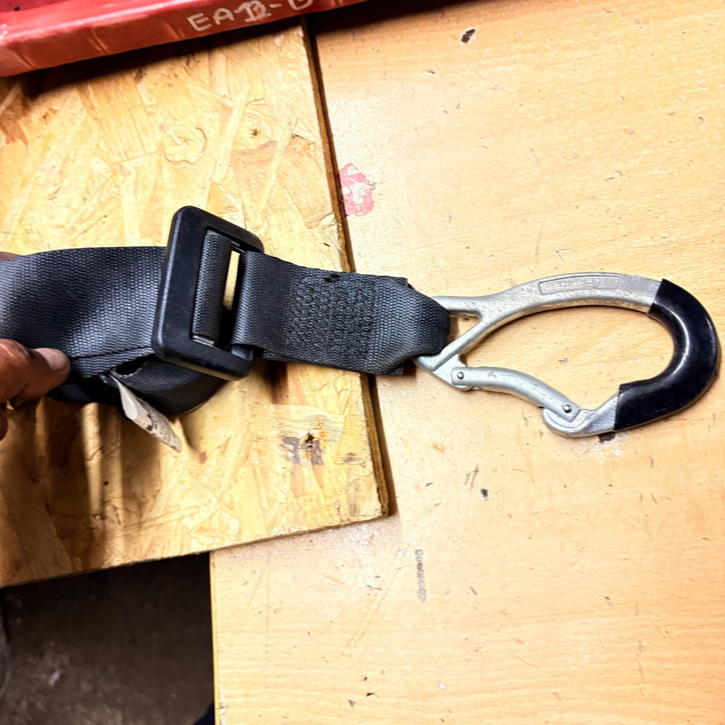OPEL VIVARO C SEAT BUCKLE REAR RIGHT 2355437B