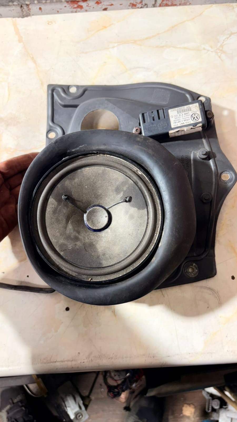 VW Beetle Convertible Drivers Side Rear Speaker Fitting Plate 1Y0951177 2006