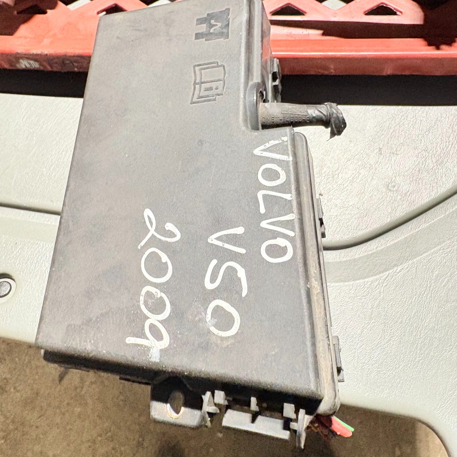 VOLVO V50 2004-2012 FUSE BOX 30786995