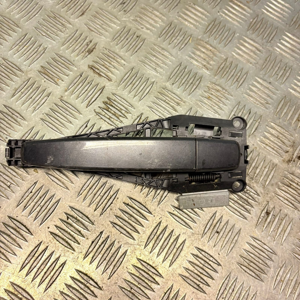VAUXHALL ASTRA H MK5 5DR DOOR HANDLE EXTERIOR(REARDRIVER SIDE)BLACK24463523 2011