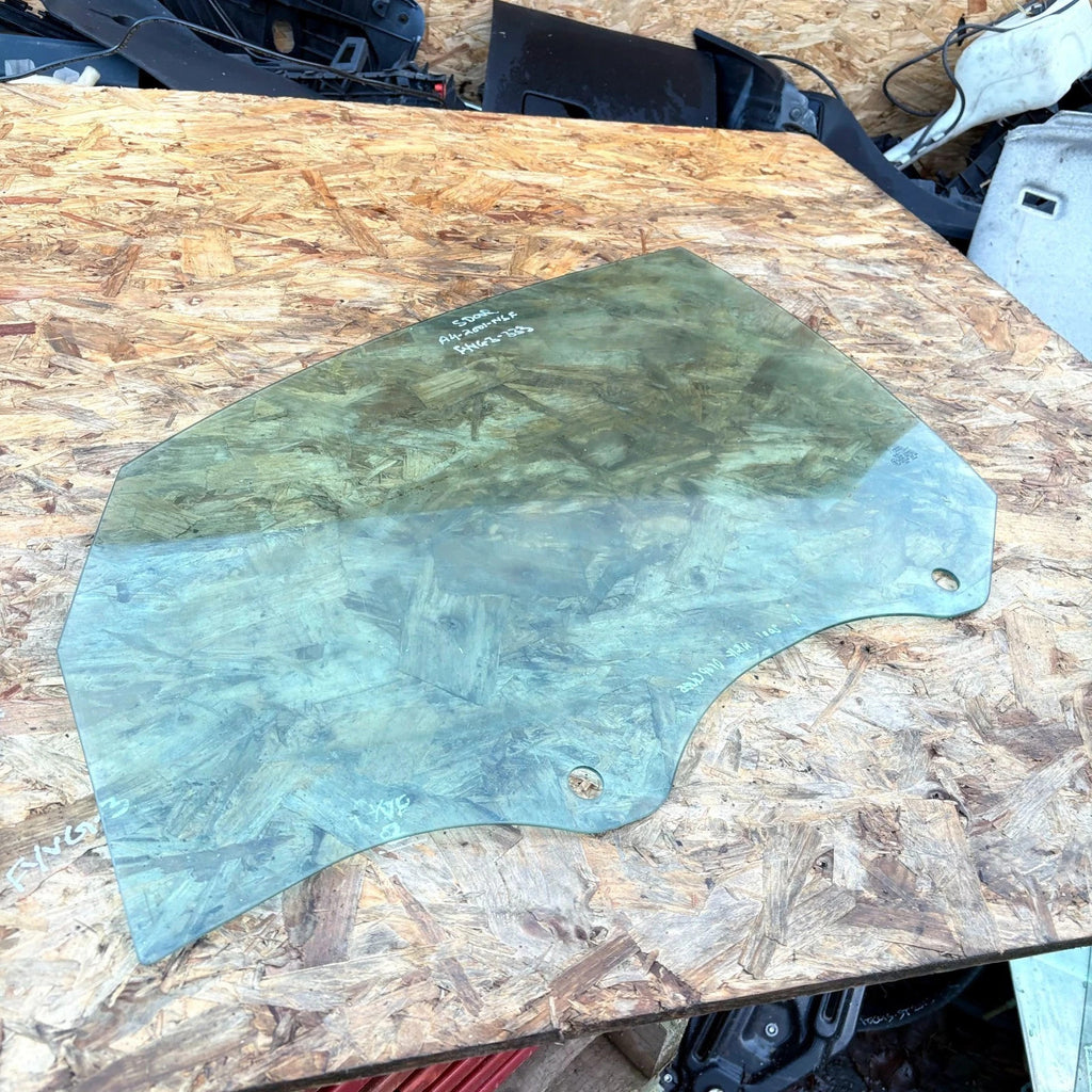 AUDI A42001 LEFT FRONT PASSENGER SIDE WINDOW GLASS