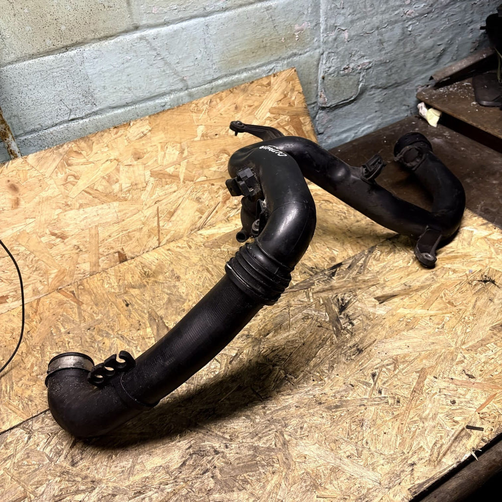 VW GOLF MK5 INTERCOOLER PIPE AIR HOSE 1K0145762AA 1.9 TDI BXE 2012