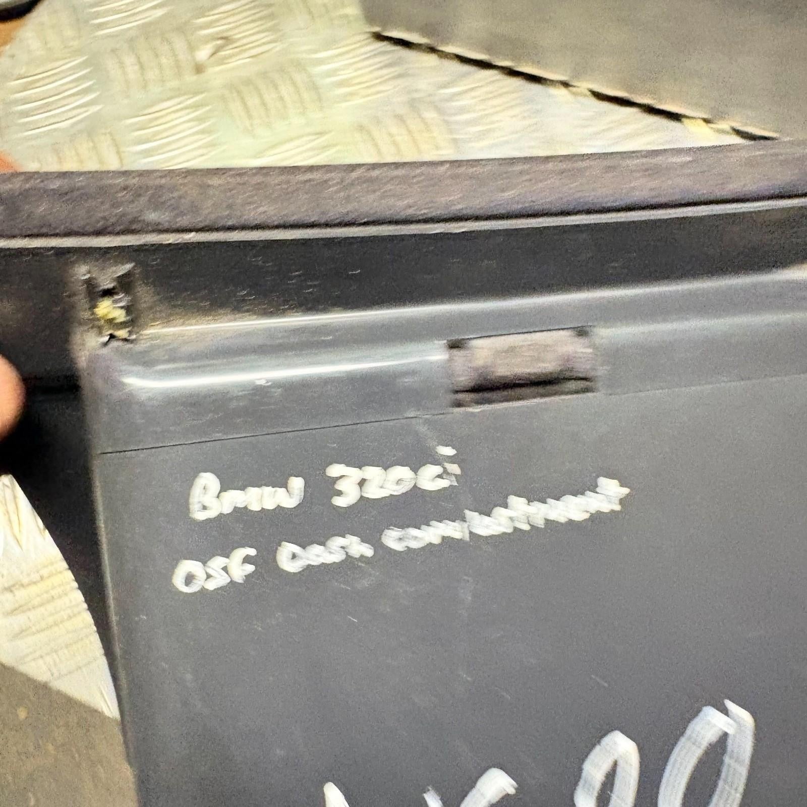 BMW 3 SERIES 320 Ci GLOVE BOX LID DOOR DRIVER SIDE FRONT