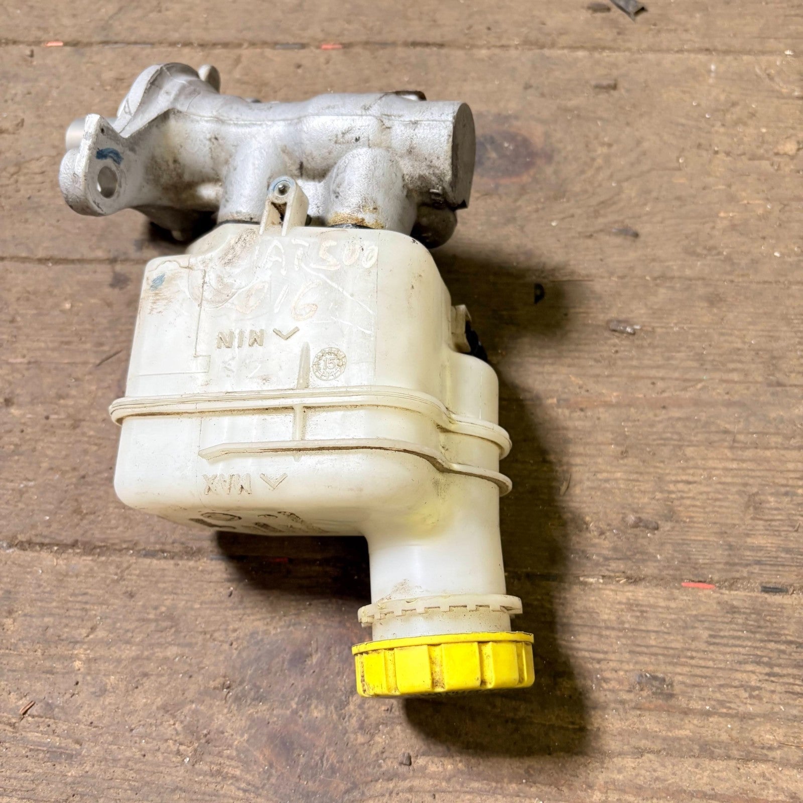 FIAT 500 2016 BRAKE MASTER CYLINDER & RESERVOIR 32069666