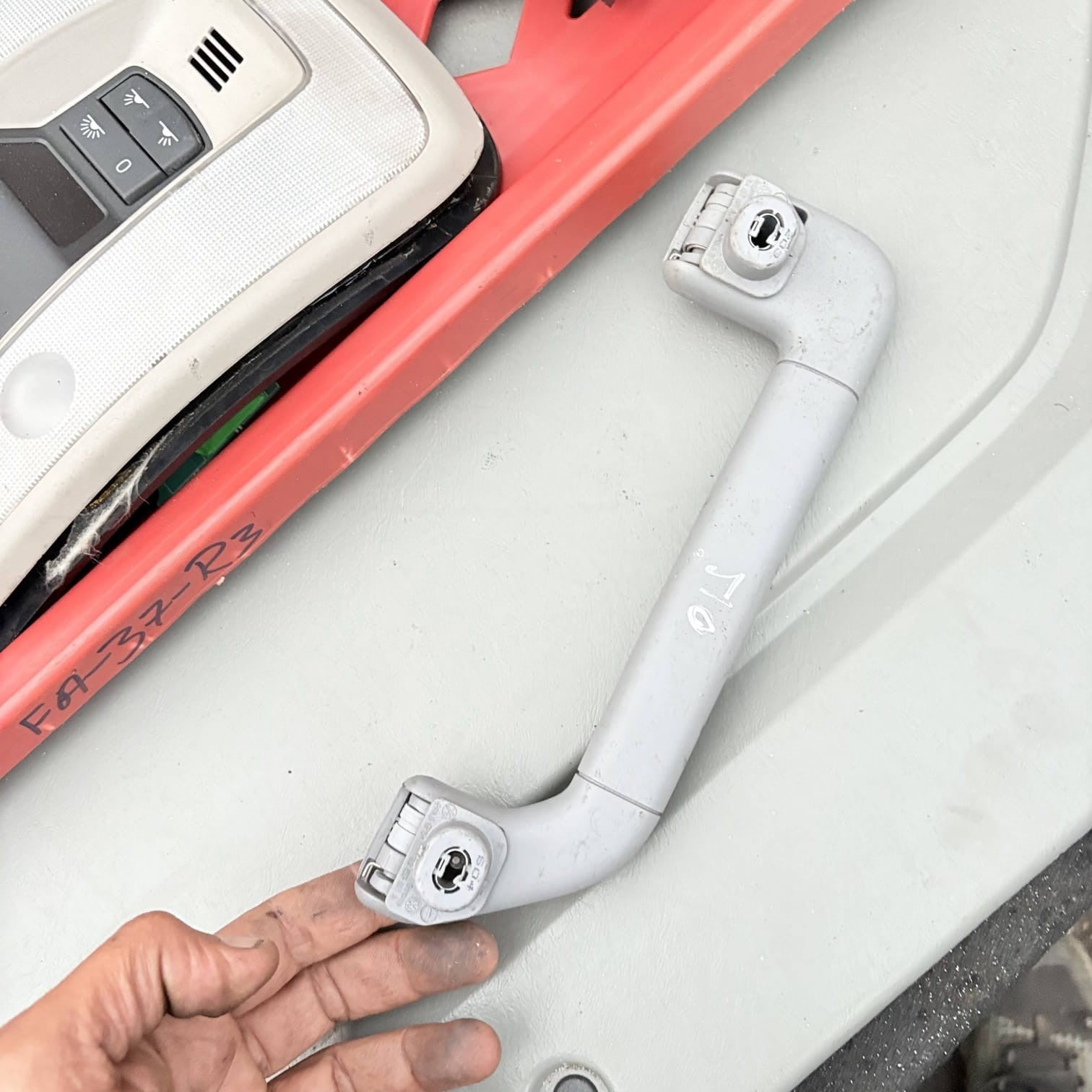 VW Touareg 7L 2003-2010 Front Right Interior Roof Grab Handle 7L0857608A