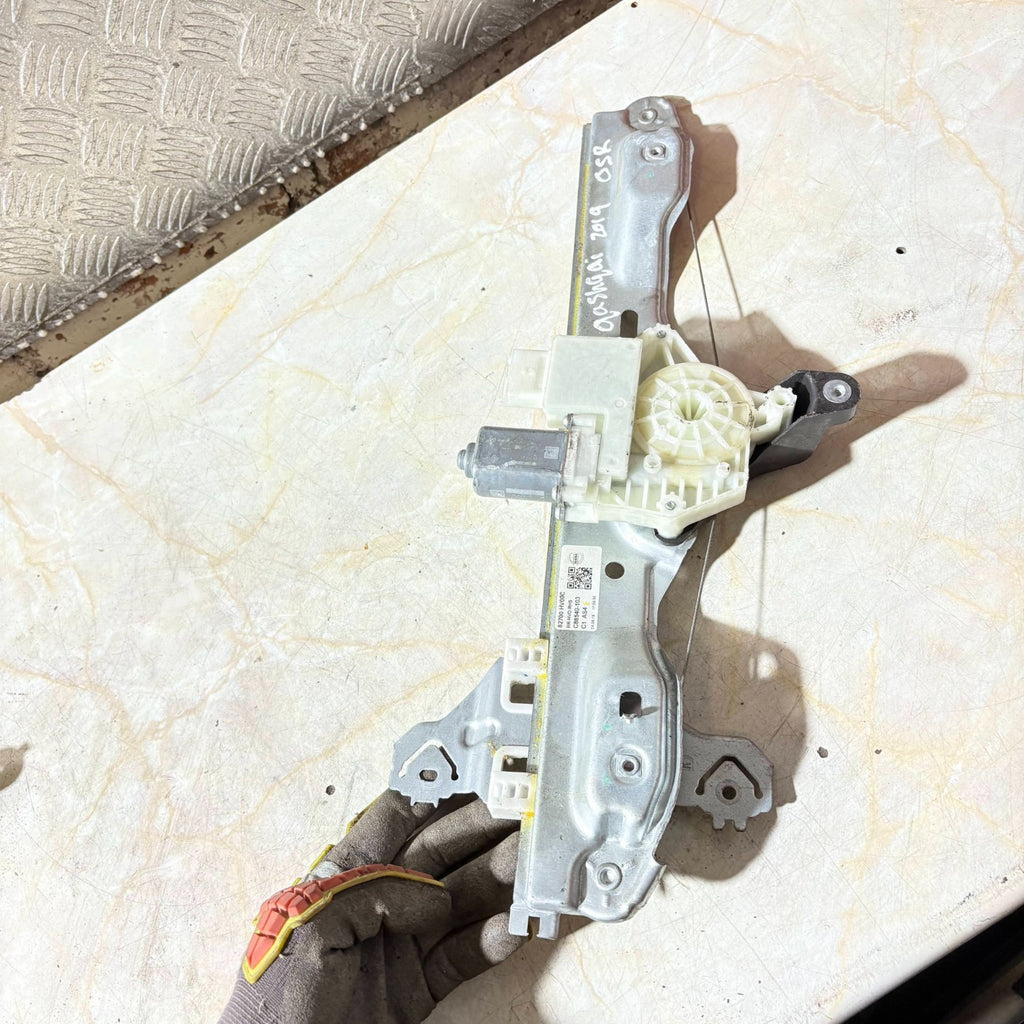 NISSAN QASHQAI WINDOW REGULATOR REAR DRIVER SIDE OFFSIDE 2014-2021 82700 HVO0C