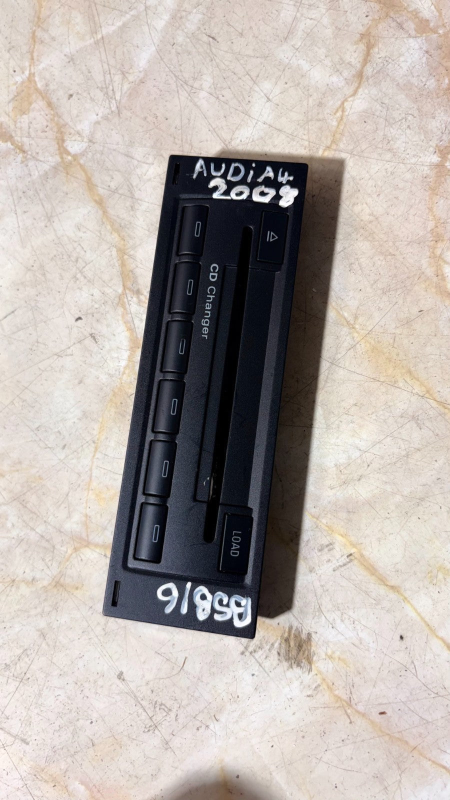 Audi A4 8P 2008 CD DVD changer CFE00392