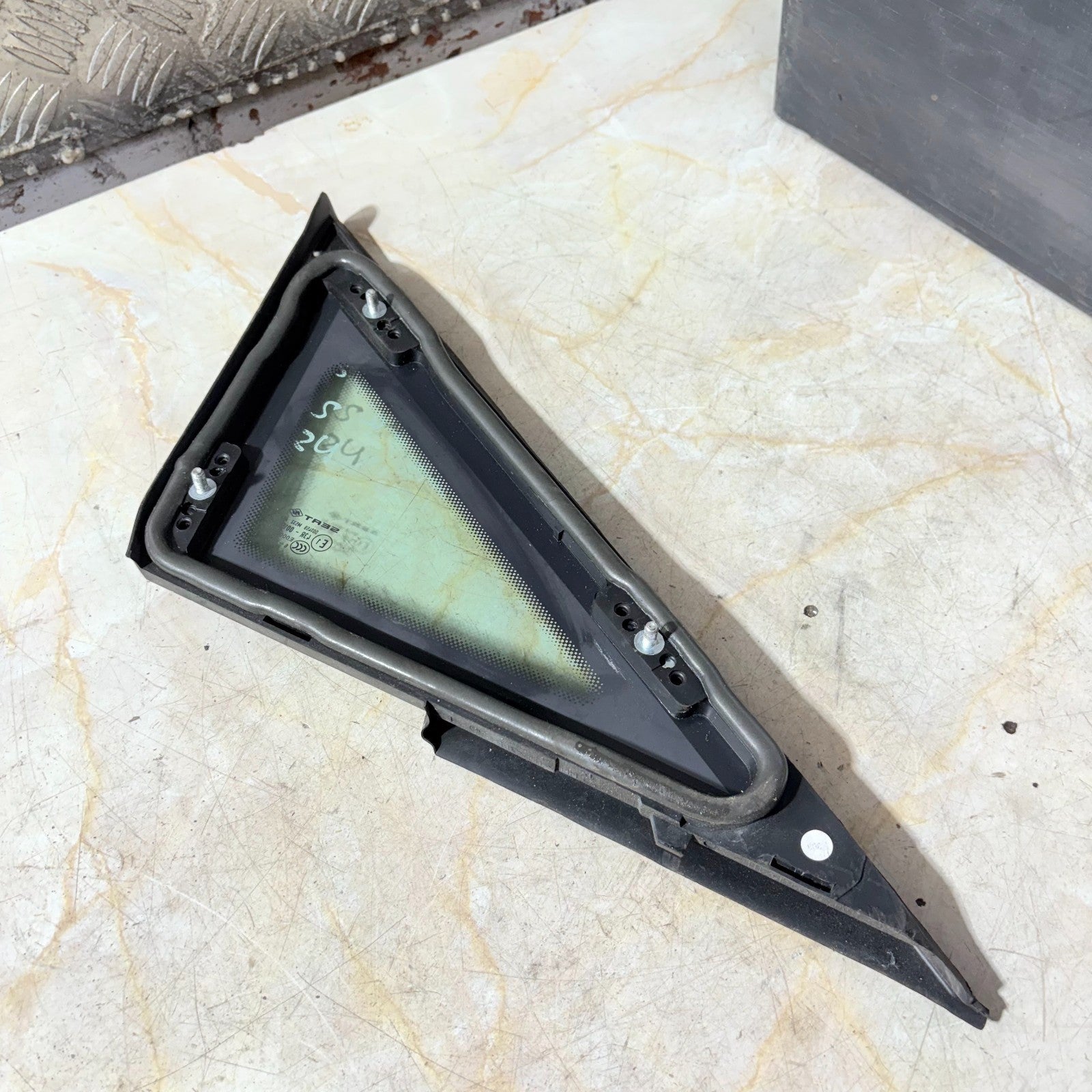 SEAT IBIZA FR 2016 LEFT FRONT QUARTER WINDOW GLASS 43R001564