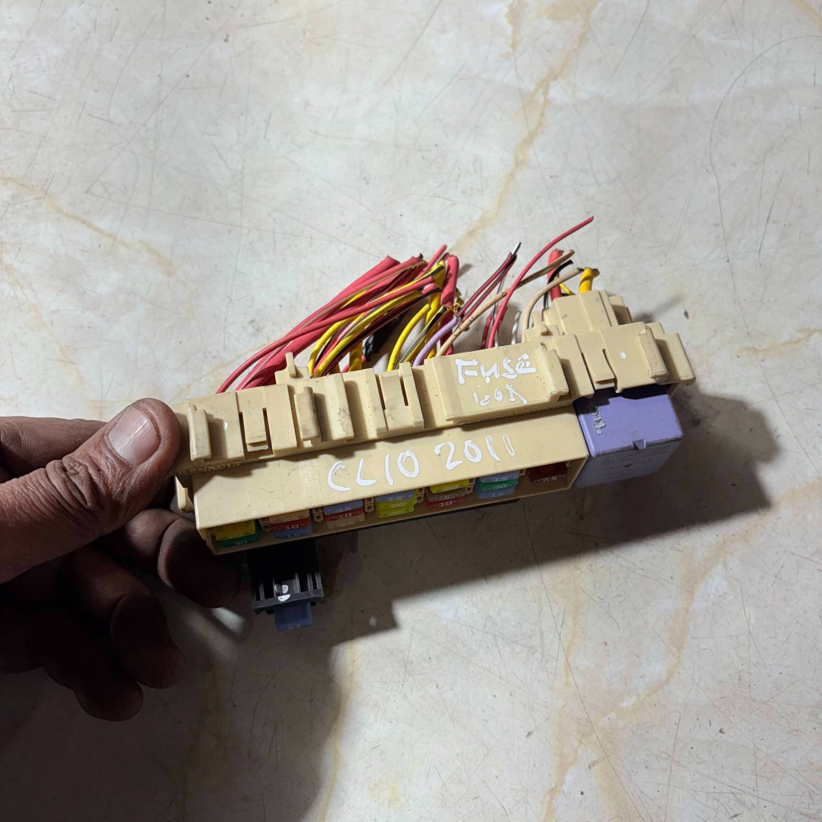 Renault Clio Mk3 2005-2012 Fuse & Relay Box Module