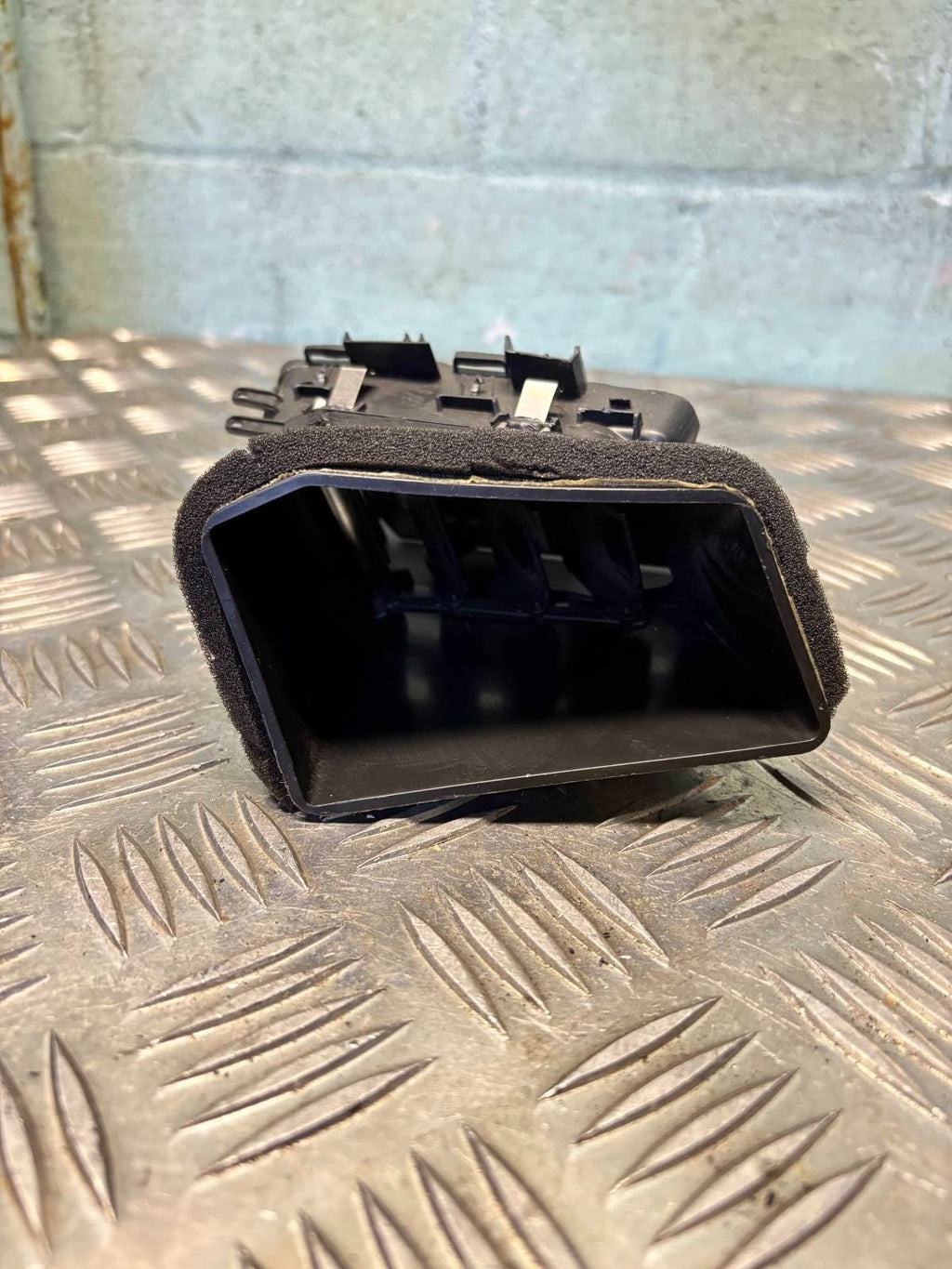 Ford Focus MK3 Dashboard Air Vent Passenger Left Side BM51018B09 2011-2017
