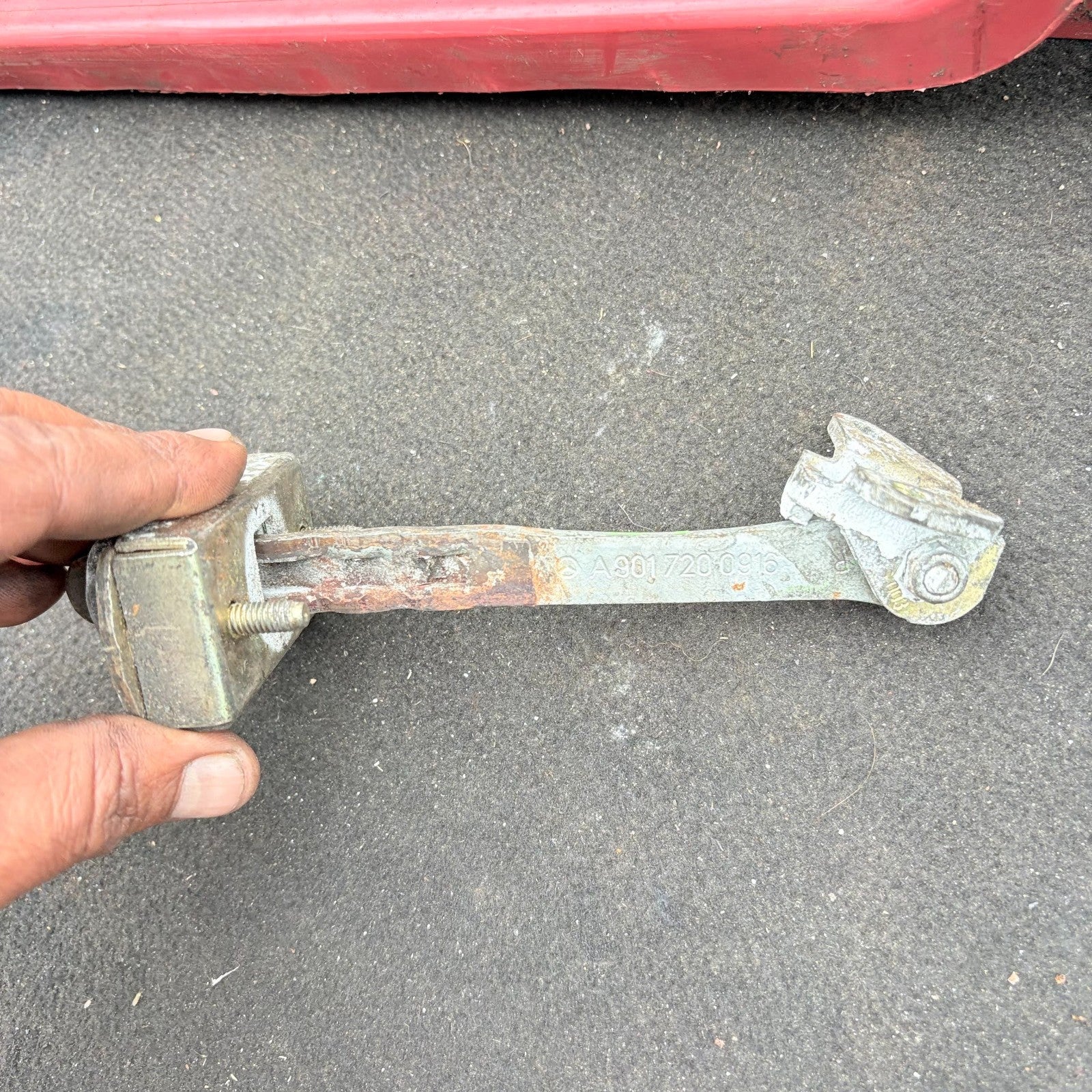 Mercedes Sprinter 1995-2006 W901-W902 Front Left Door Check Strap A9017200916