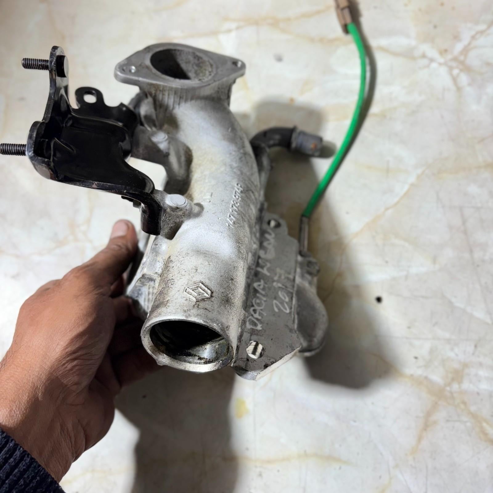 147173974R EGR Valve Throttle Body Housing Renault Dacia Logan II Sandero 1.5