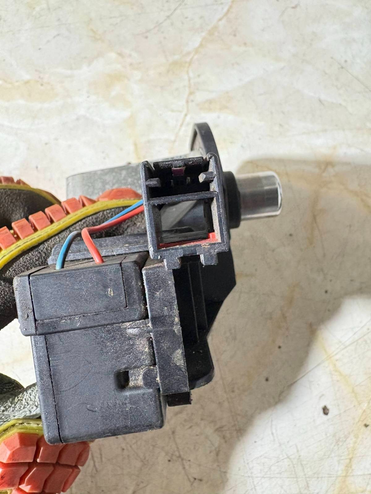 VAUXHALL CORSA C TAILGATE BOOT CENTRAL LOCING MOTOR 32505603