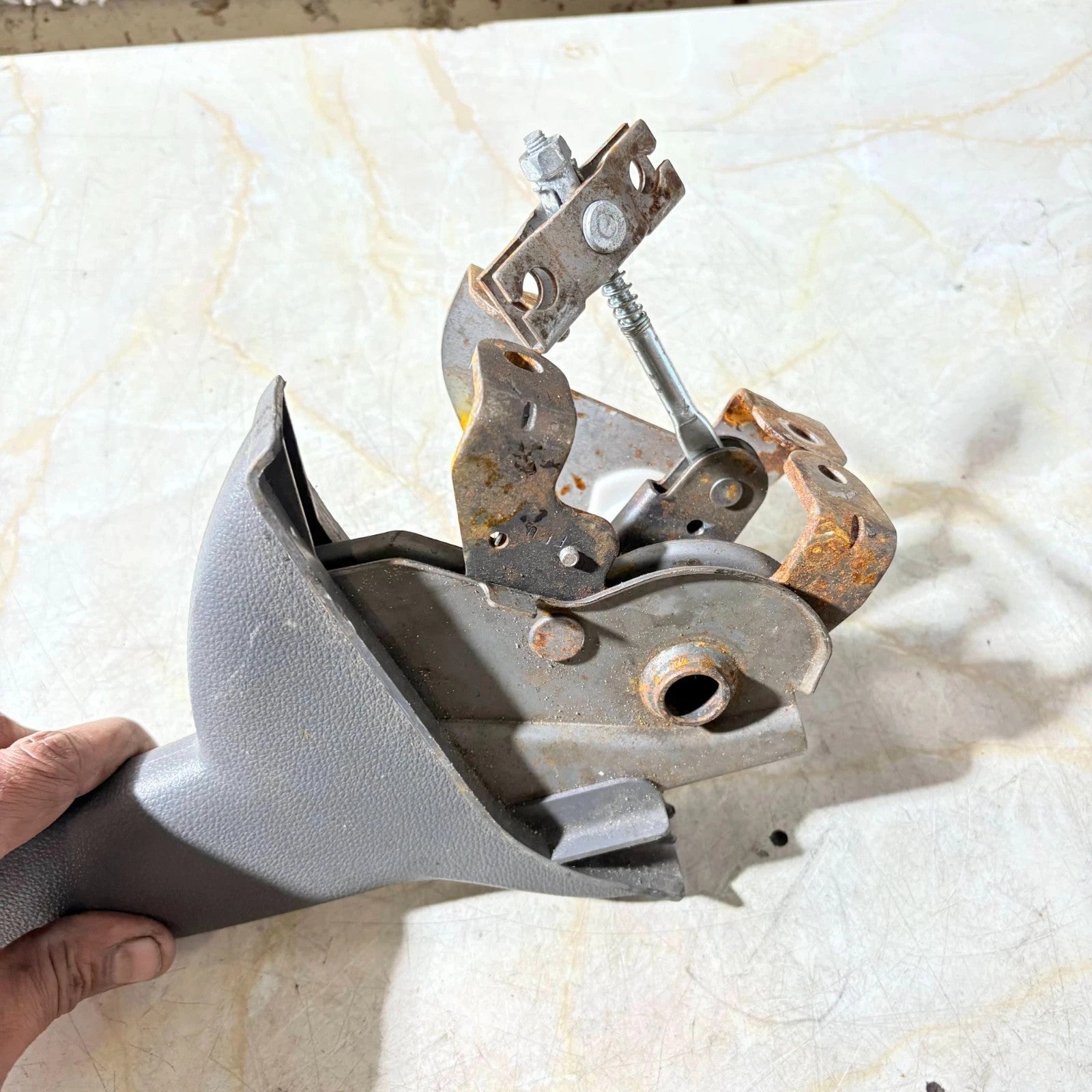 2005-2011 KIA RIO Handbrake Lever Assembly