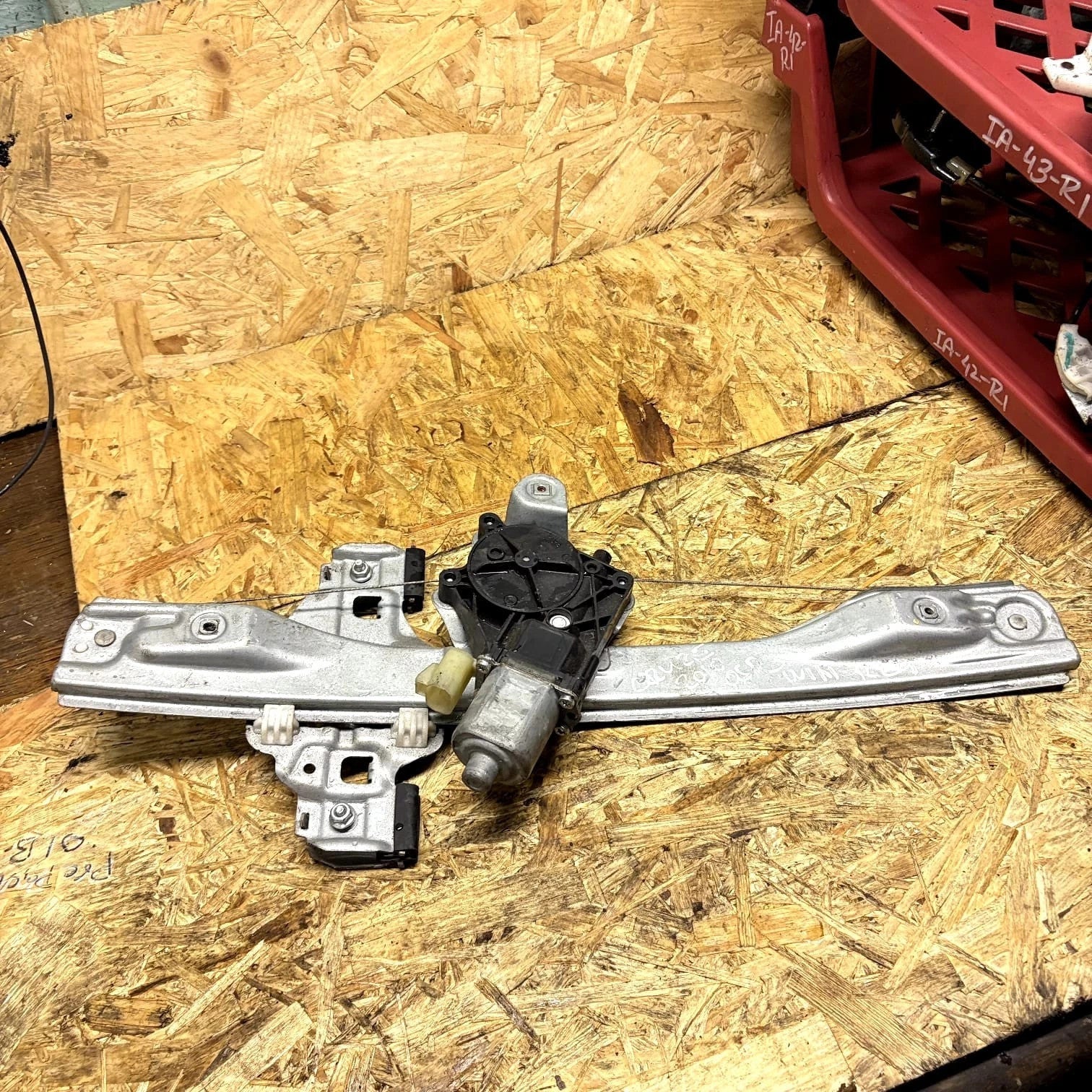 CHEVROLET CRUZE J300 2009-2015 Rear Right Driver Window Regulator 21645559