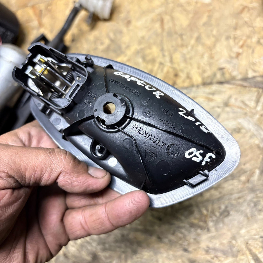 Renault Captur 2013-2019 Front Right Driver Interior Door Handle 806700005R