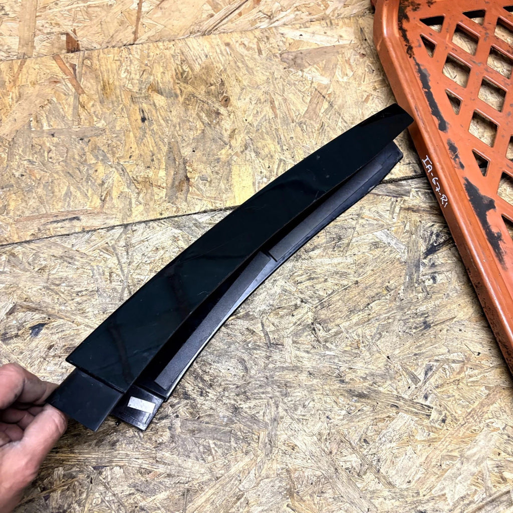 Skoda Rapid / SEAT Toledo Right B-Pillar Trim Cover 5JA853290 2013-2015
