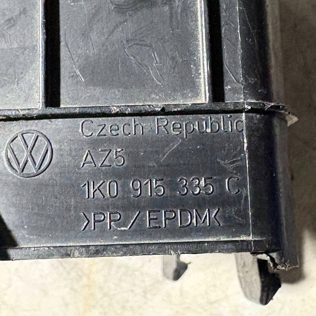 Skoda Octavia MK2 vRS 2008 Battery Casing Box Tray Side Cover Lid 1K0915335C