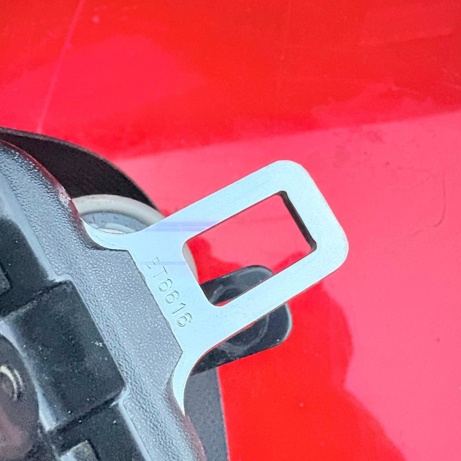 Nissan Navara 2015-Seatbelt