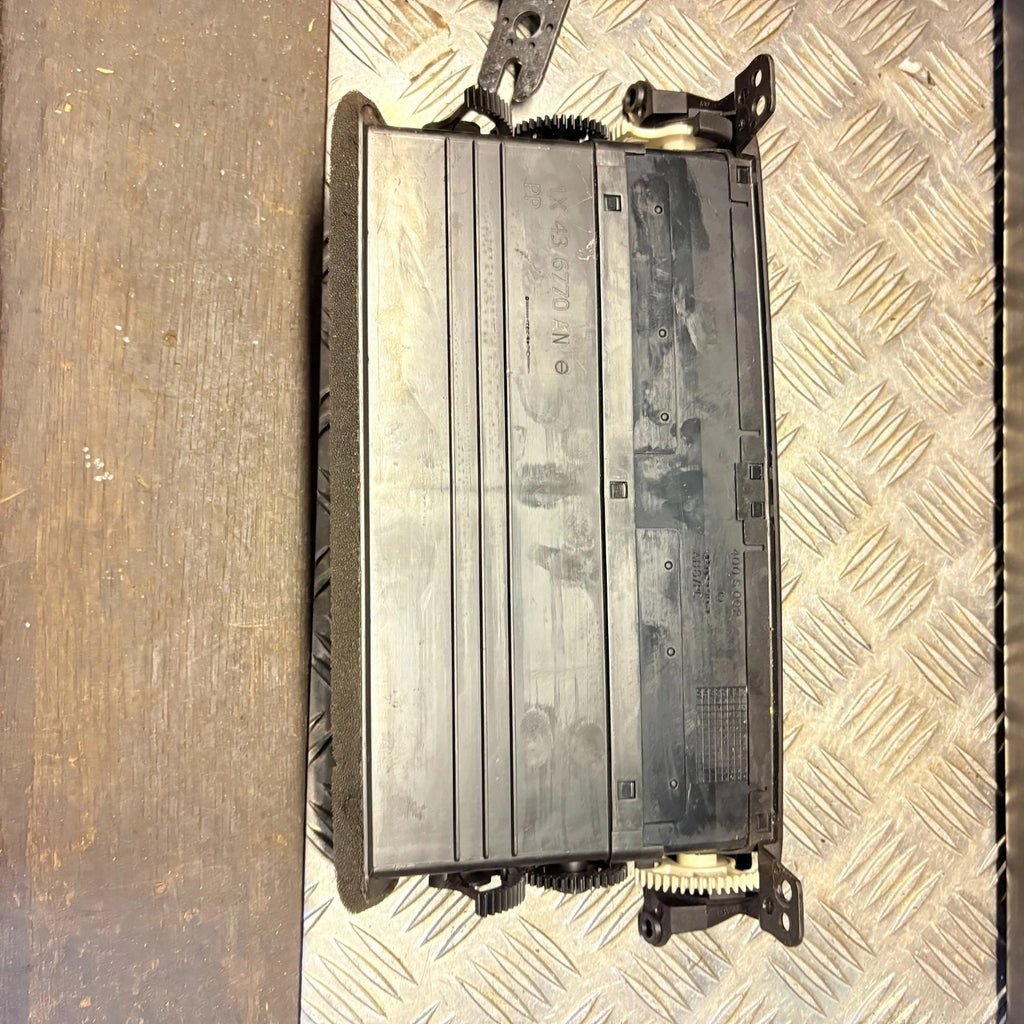 Jaguar X-Type 2001-2009 S-Type 2002.5-2008 Centre Vent 1X43-6770-AN C2S43923