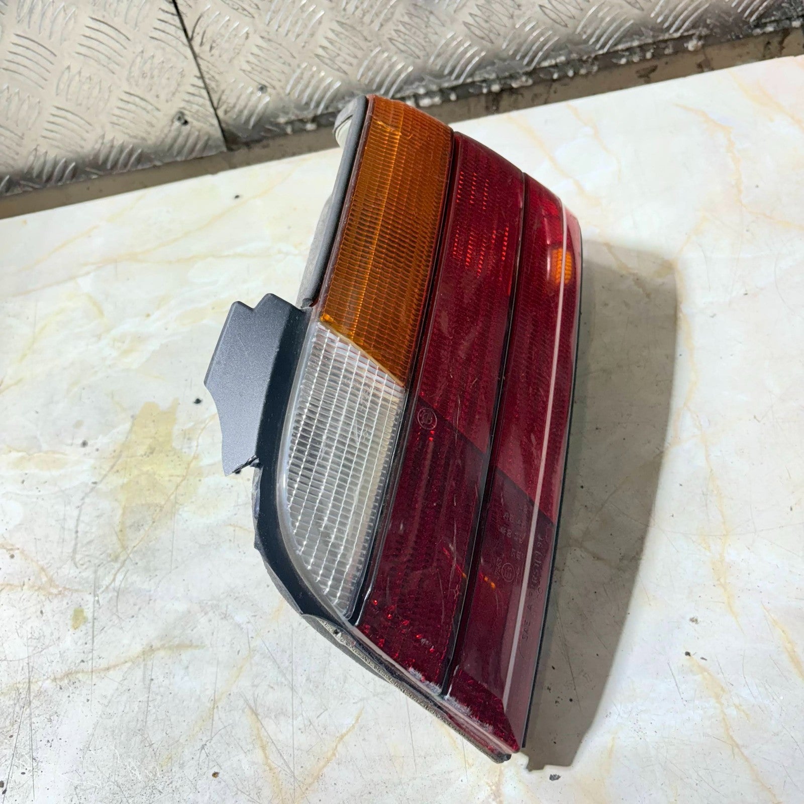 BMW E36 3 Series 320 Rear Right Tail Light Lamp 29548012