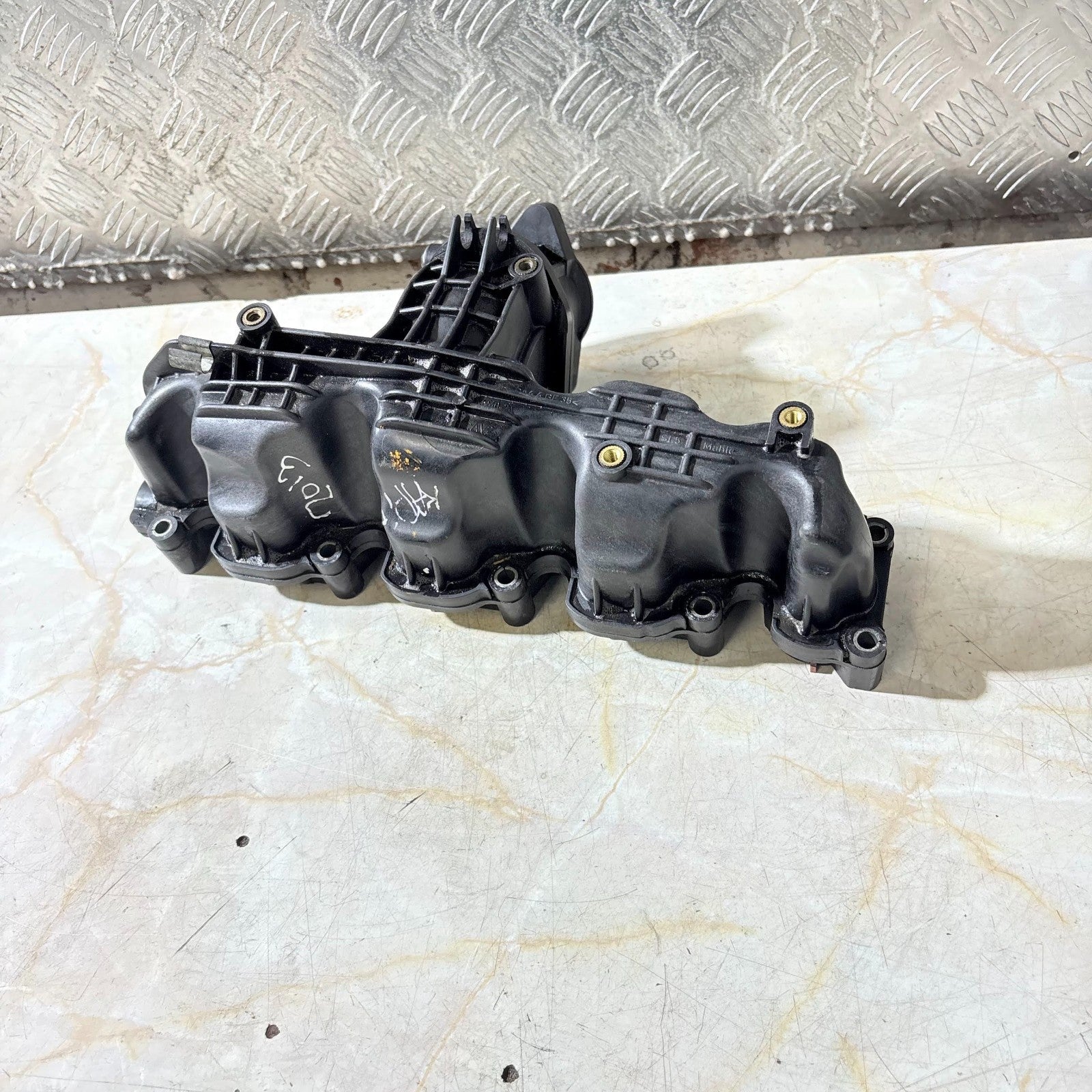 SKODA RAPID 2013 1.6 DIESEL AIR INTAKE INLET MANIFOLD 03L129711