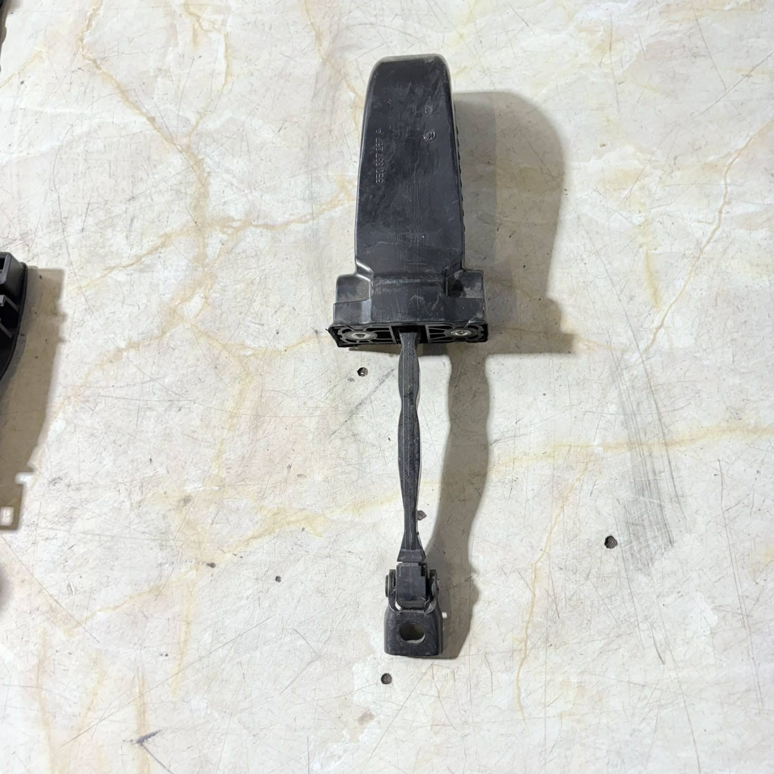 SKODA OCTAVIA MK3 PASSENGER FRONT DOOR CHECK STRAP 5E0837267A NSF