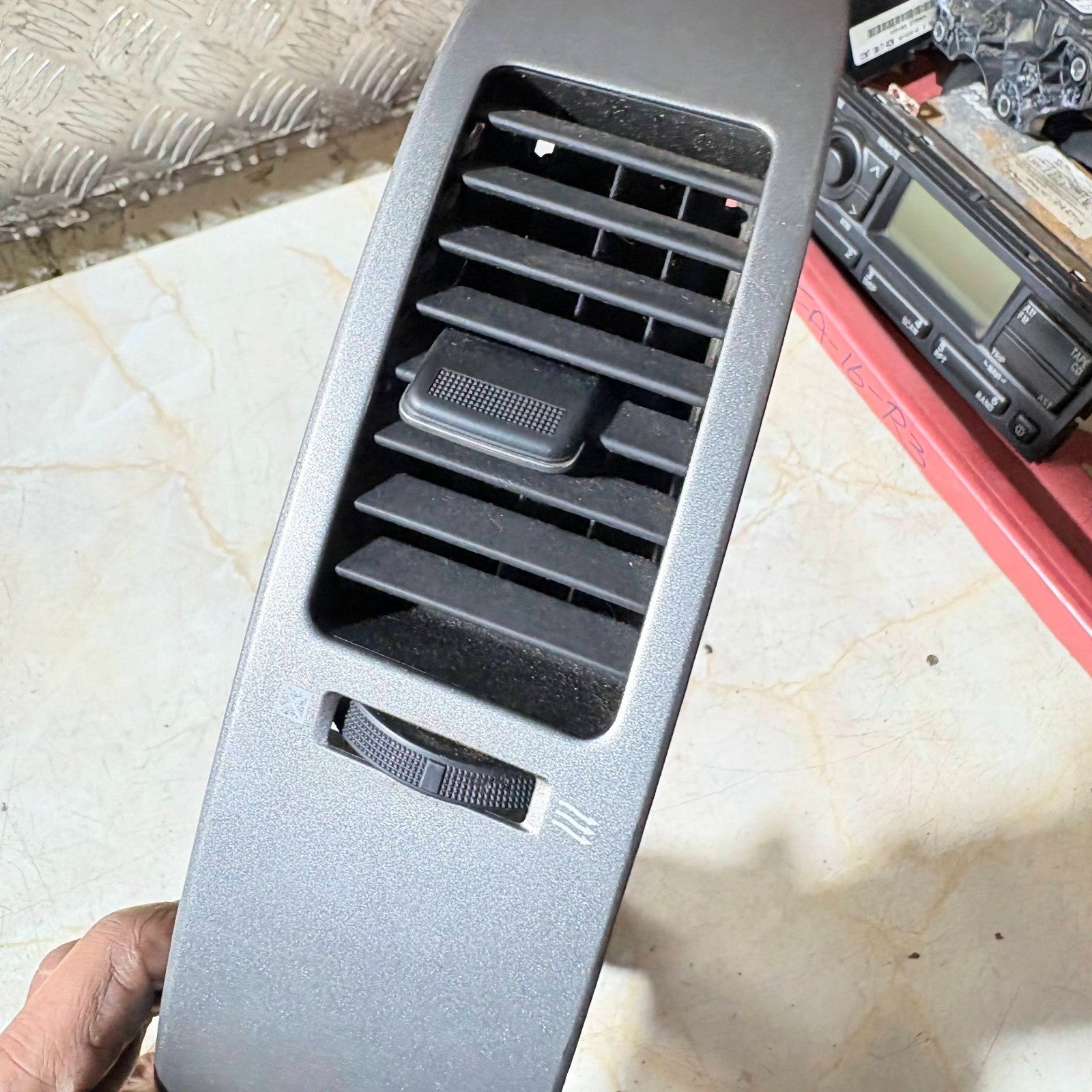 TOYOTA PRIUS DASHBOARD AIR VENT PASSENGER SIDE 1997-2003