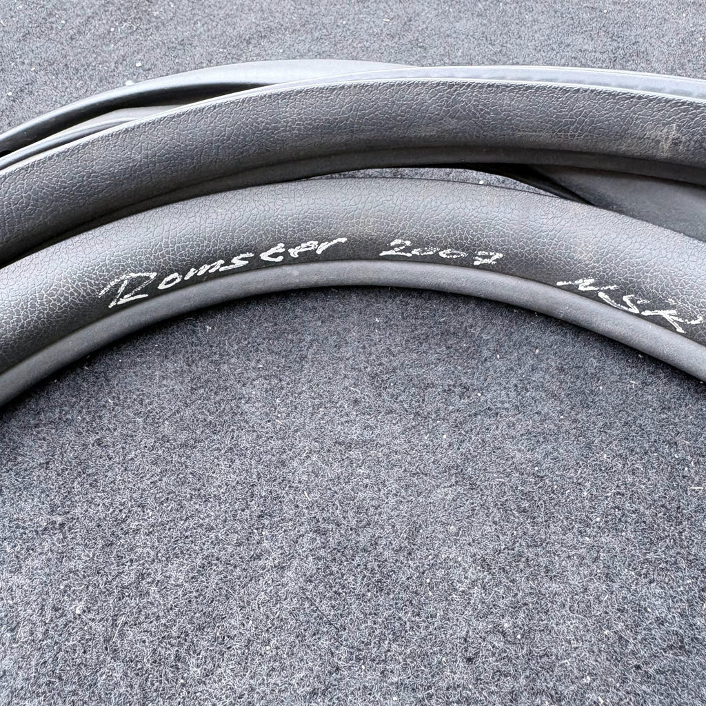 SKODA ROOMSTER 5J 2006-2015 REAR LEFT N/S REAR DOOR RUBBER SEAL 5J7867367