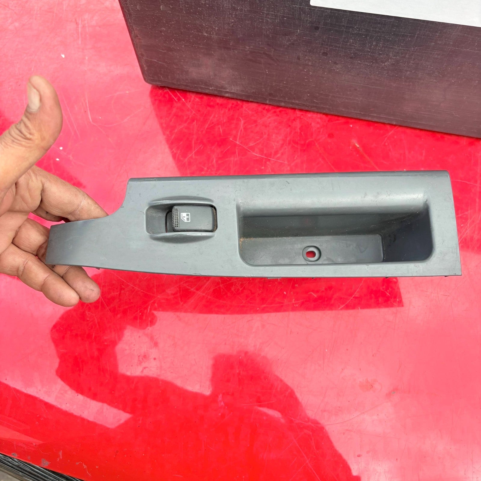 KIA SORENTO DOOR ELECTRIC WINDOW SWITCH LEFT REAR N/S/R 478520-1110