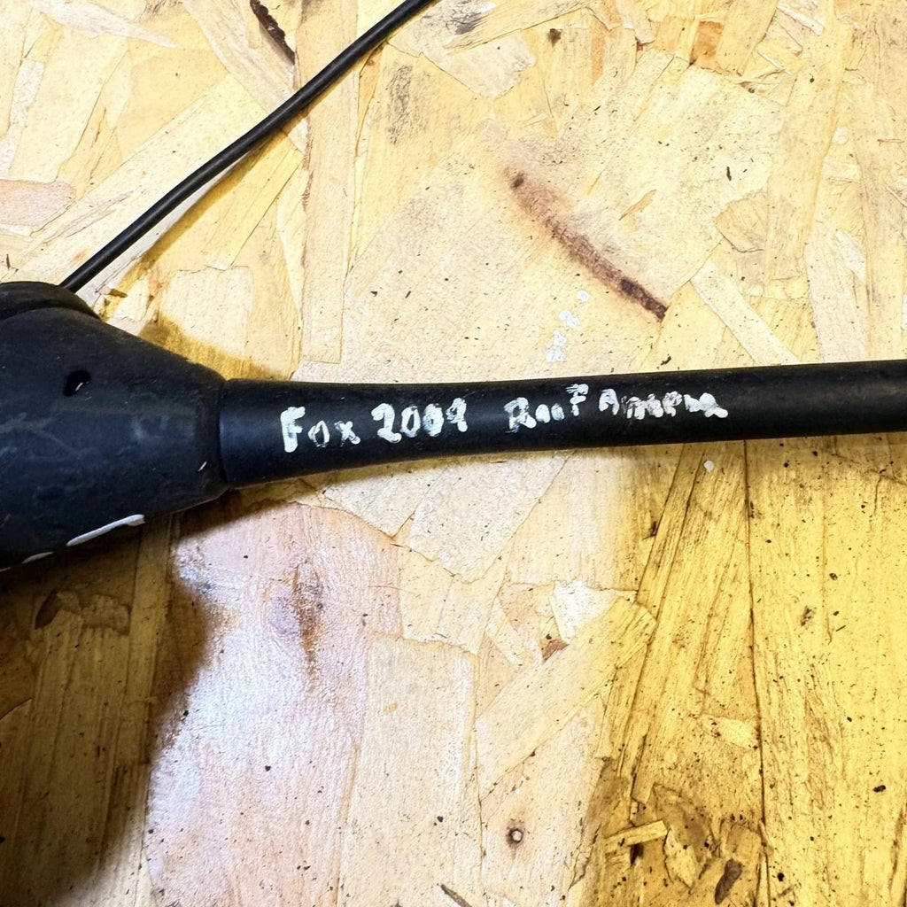 VW PASSAT B5 B5.5 1.8 PETROL ROOF MAST BASE AERIAL ANTENNA 2008