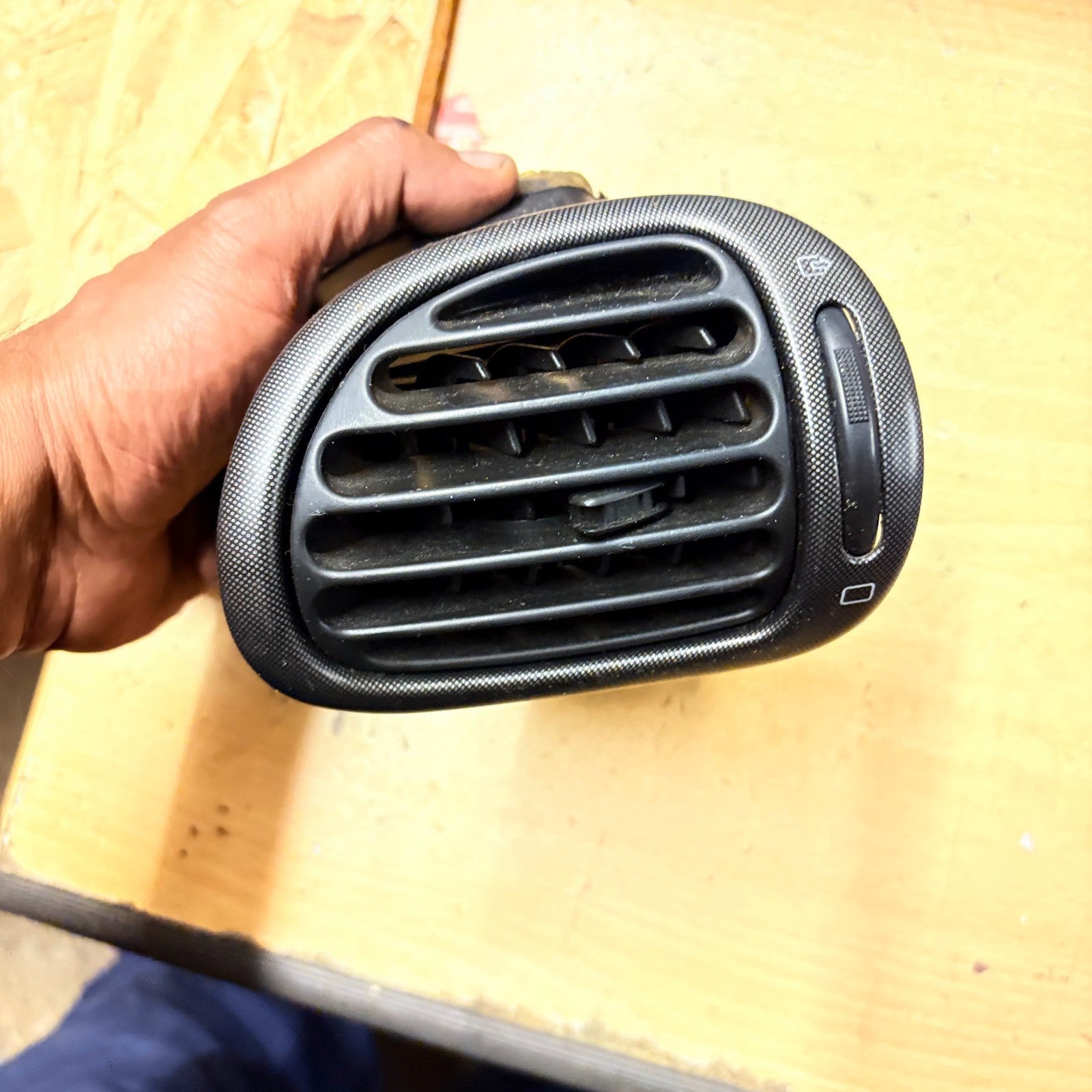 Peugeot 206 Gti 180 Dashboard Air Vent Front Right Driver Side 2003-2006