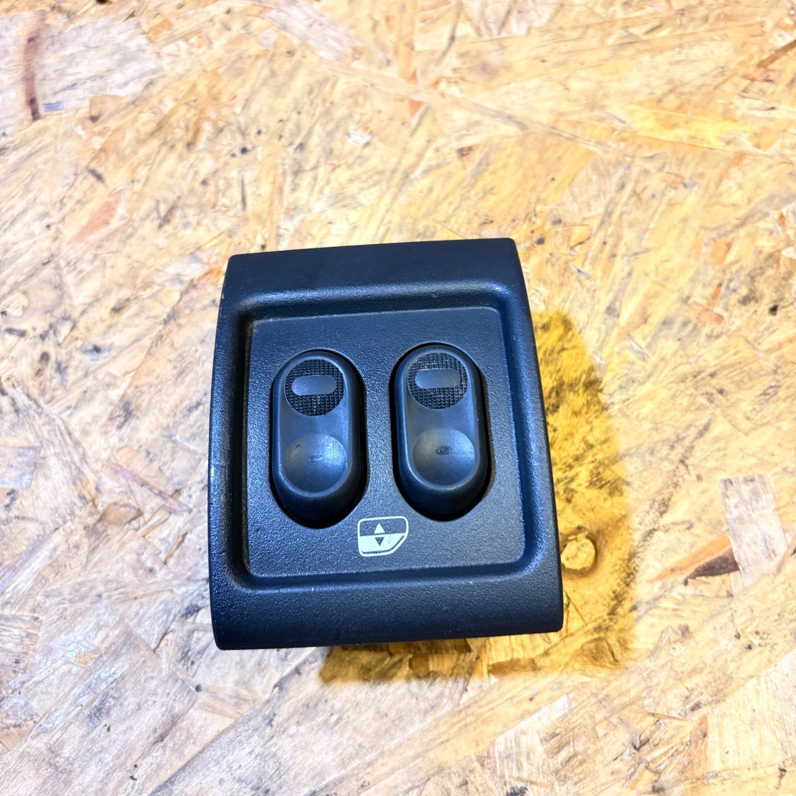 Chrysler PT Cruiser 2.4 2-WAY electric rear window switch pack