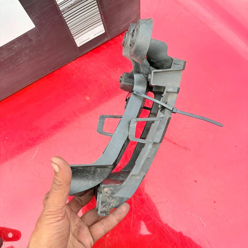 CITROEN DS3 O/S/R REAR Front BUMPER BRACKET 09683742980 2PC