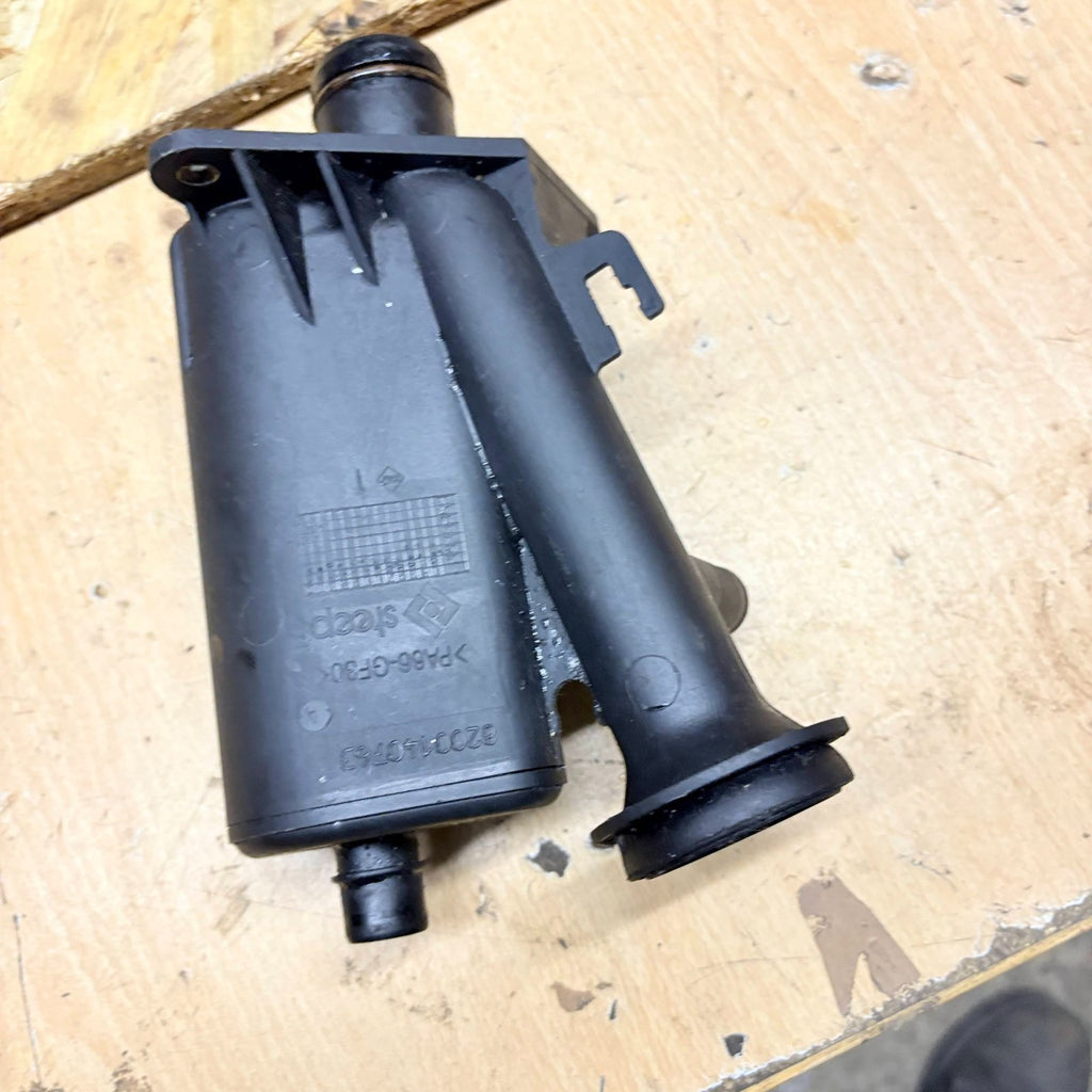 2001-2006 VAUXHALL VIVARO RENAULT TRAFIC 1.9 DCI OIL BREATHER SEPERATOR VALVE