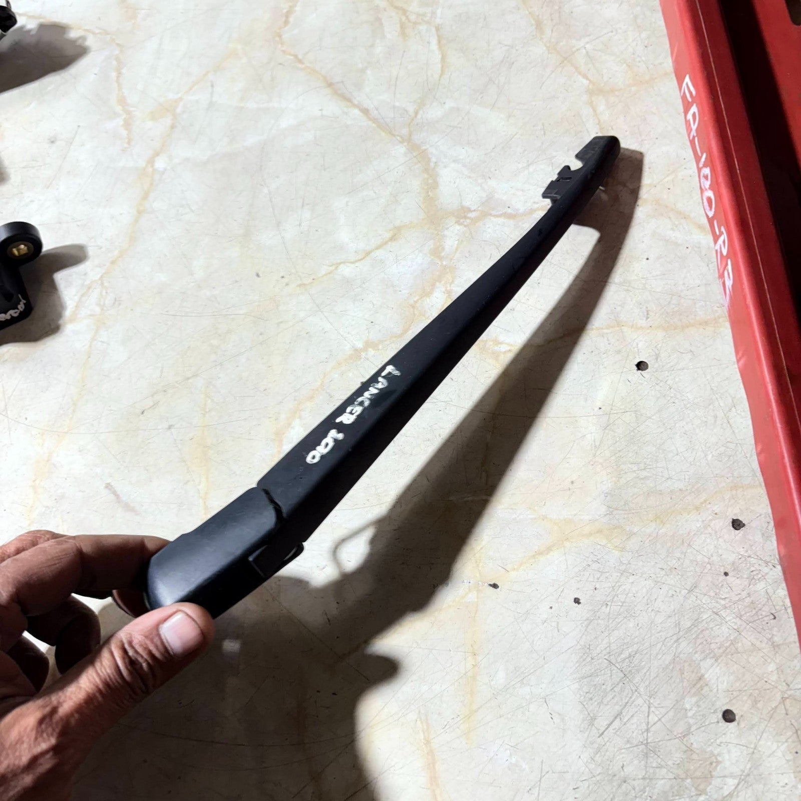 Mitsubishi Lancer Sportback 2010-2011 5 Door Rear Windscreen Wiper Arm 8253A079