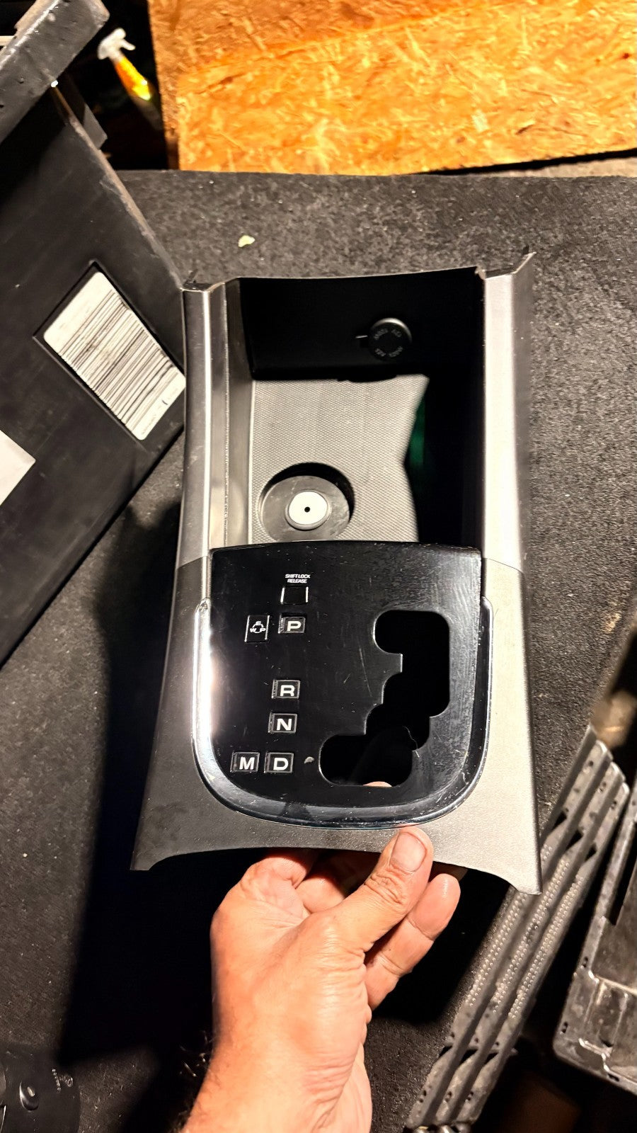 SSANGYONG KORANDO AUTOMATIC GEAR SELECTOR Trim Surround Plastic