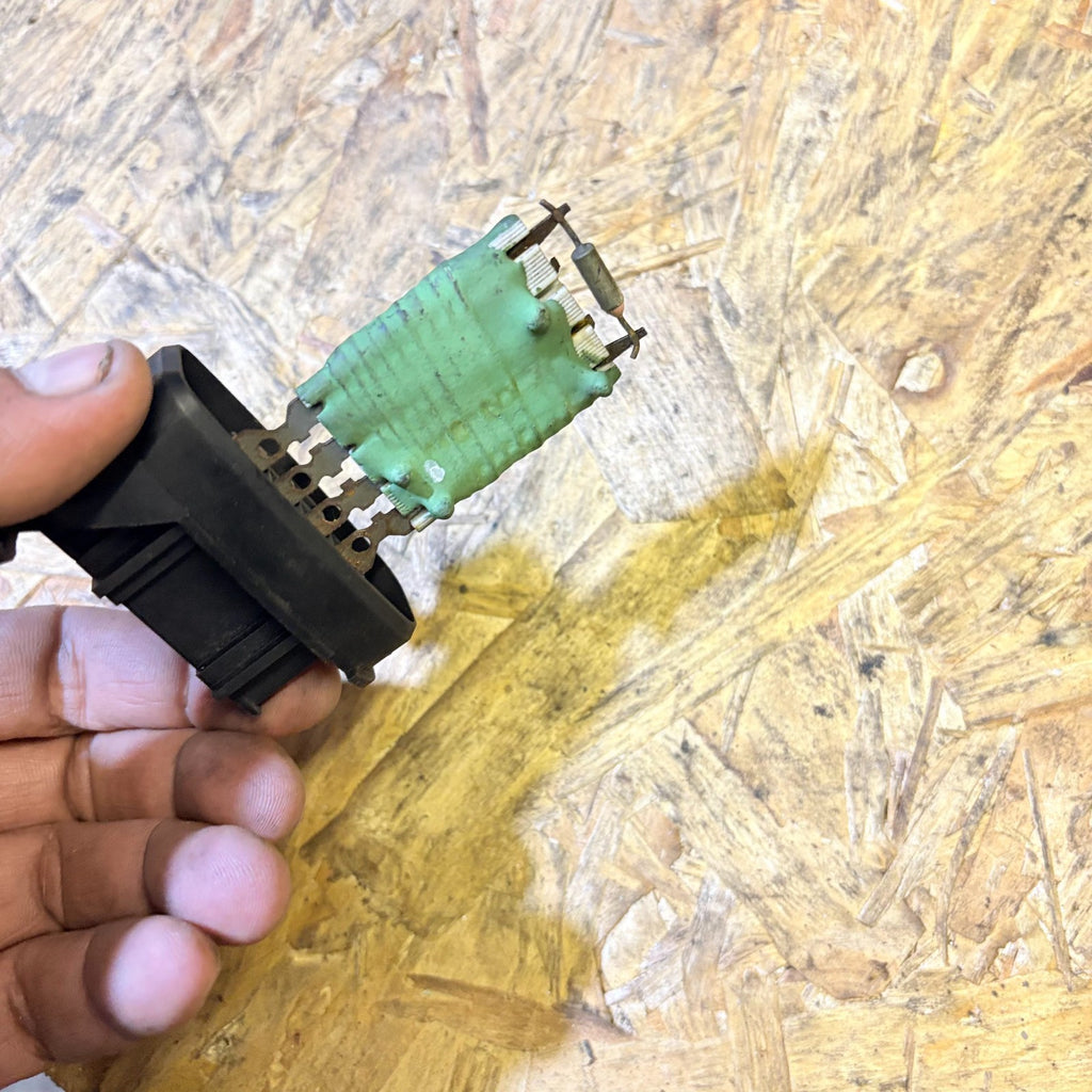 Mercedes-Benz Vito W638 1996-2003 Heater Blower Motor Resistor X19 133282S